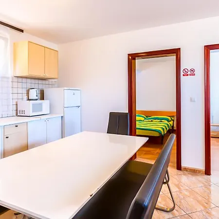 2 Bedroom Cozy In Apartmán